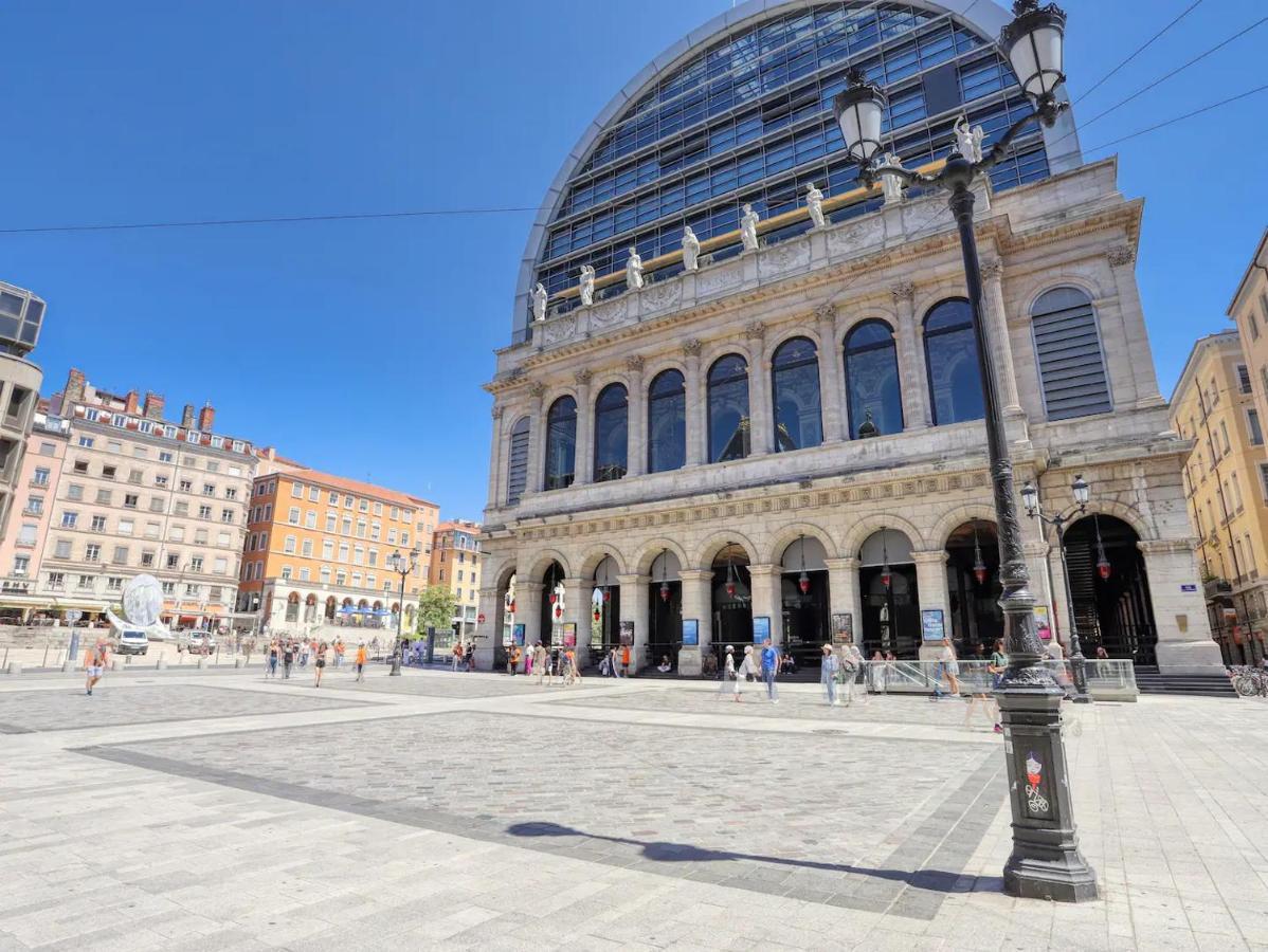 Palace Opera, Studio De Charme Лион Екстериор снимка